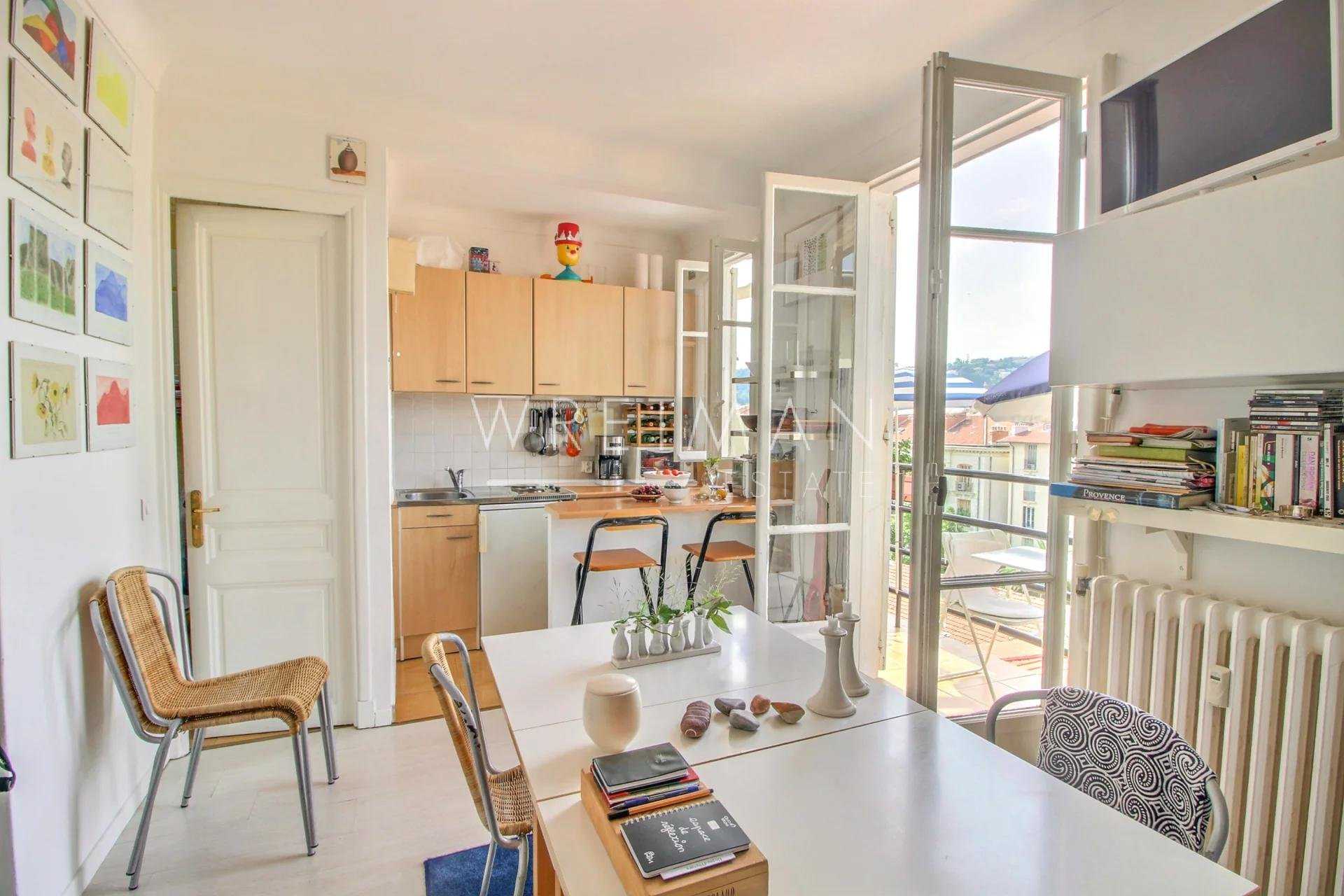 Condominium in Nice, Alpes-Maritimes 11371258