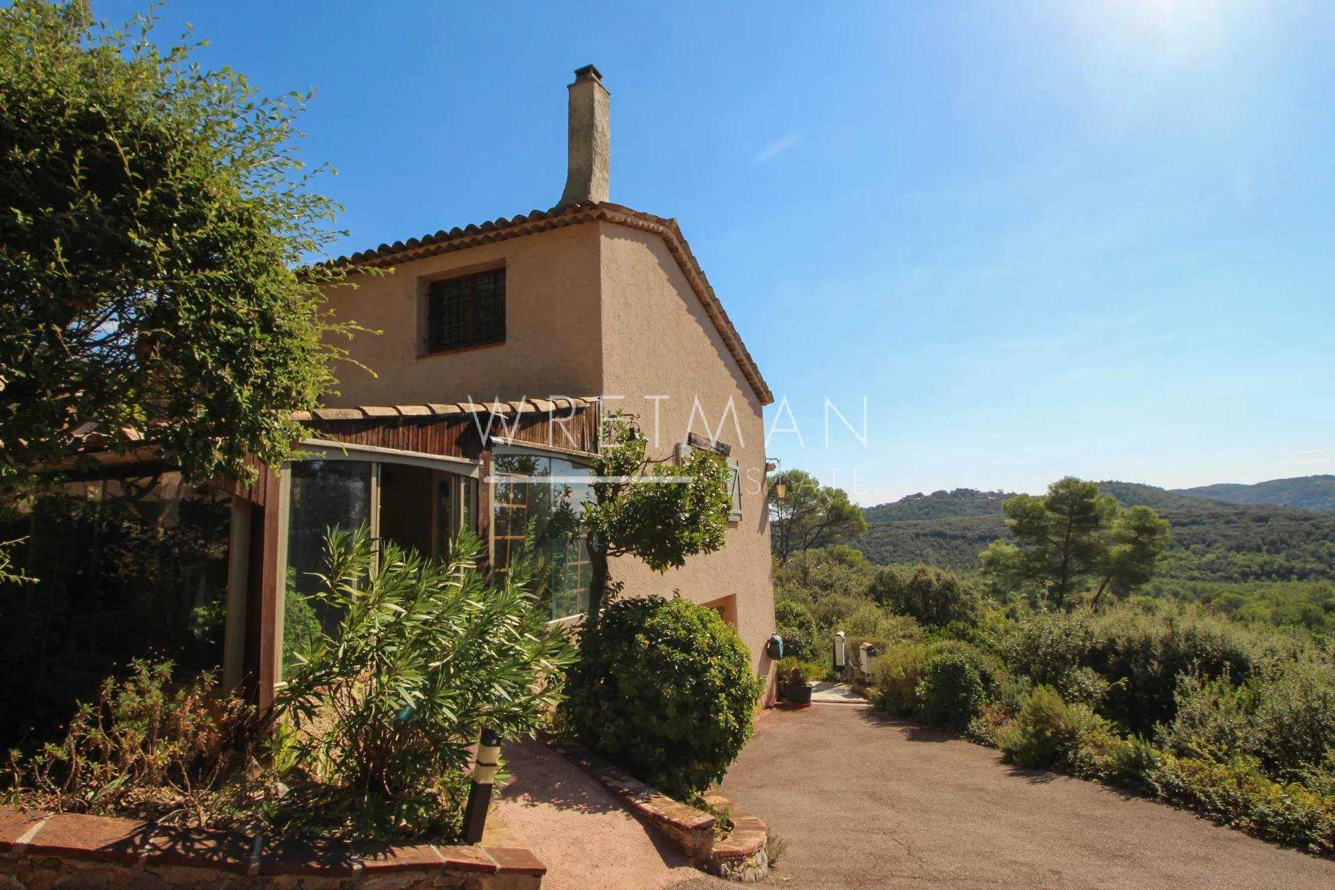 House in Montauroux, Provence-Alpes-Cote d'Azur 11371262