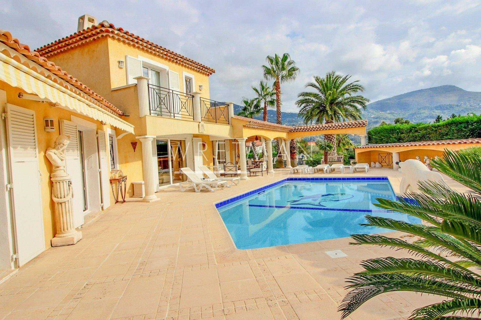 Dom w Carros, Provence-Alpes-Cote d'Azur 11371265