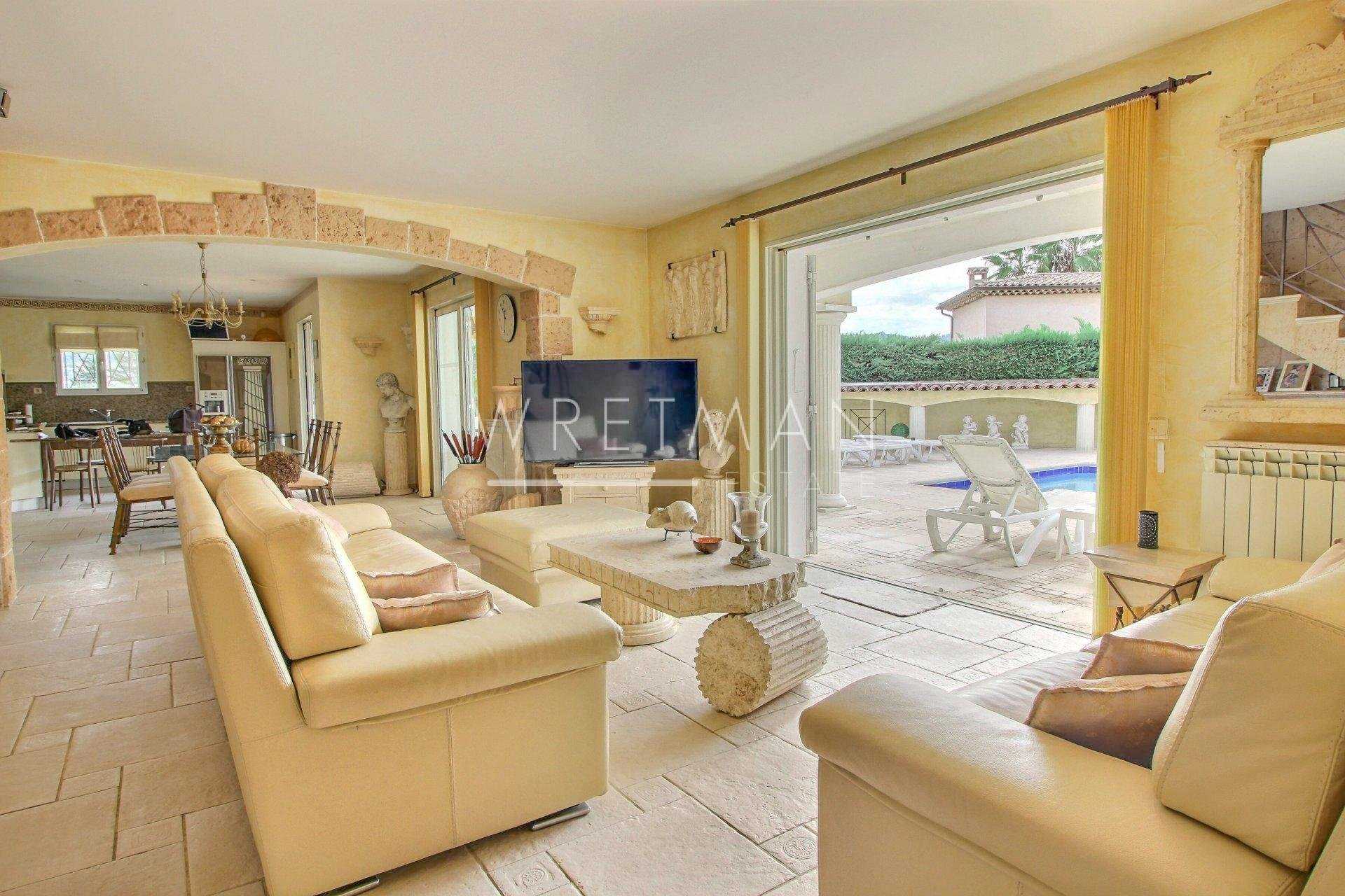 Casa nel Carros, Provence-Alpes-Cote d'Azur 11371265
