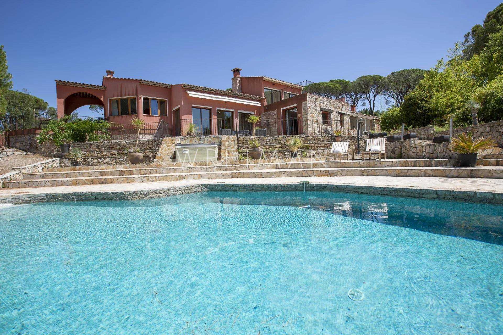 rumah dalam Vidauban, Provence-Alpes-Côte d'Azur 11371274