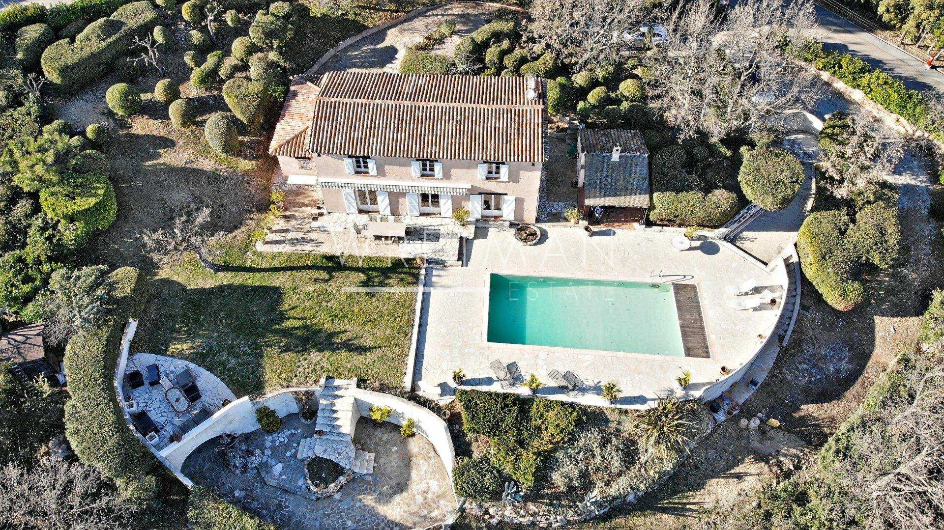 Rumah di Saint-Cezaire-sur-Siagne, Provence-Alpes-Cote d'Azur 11371284