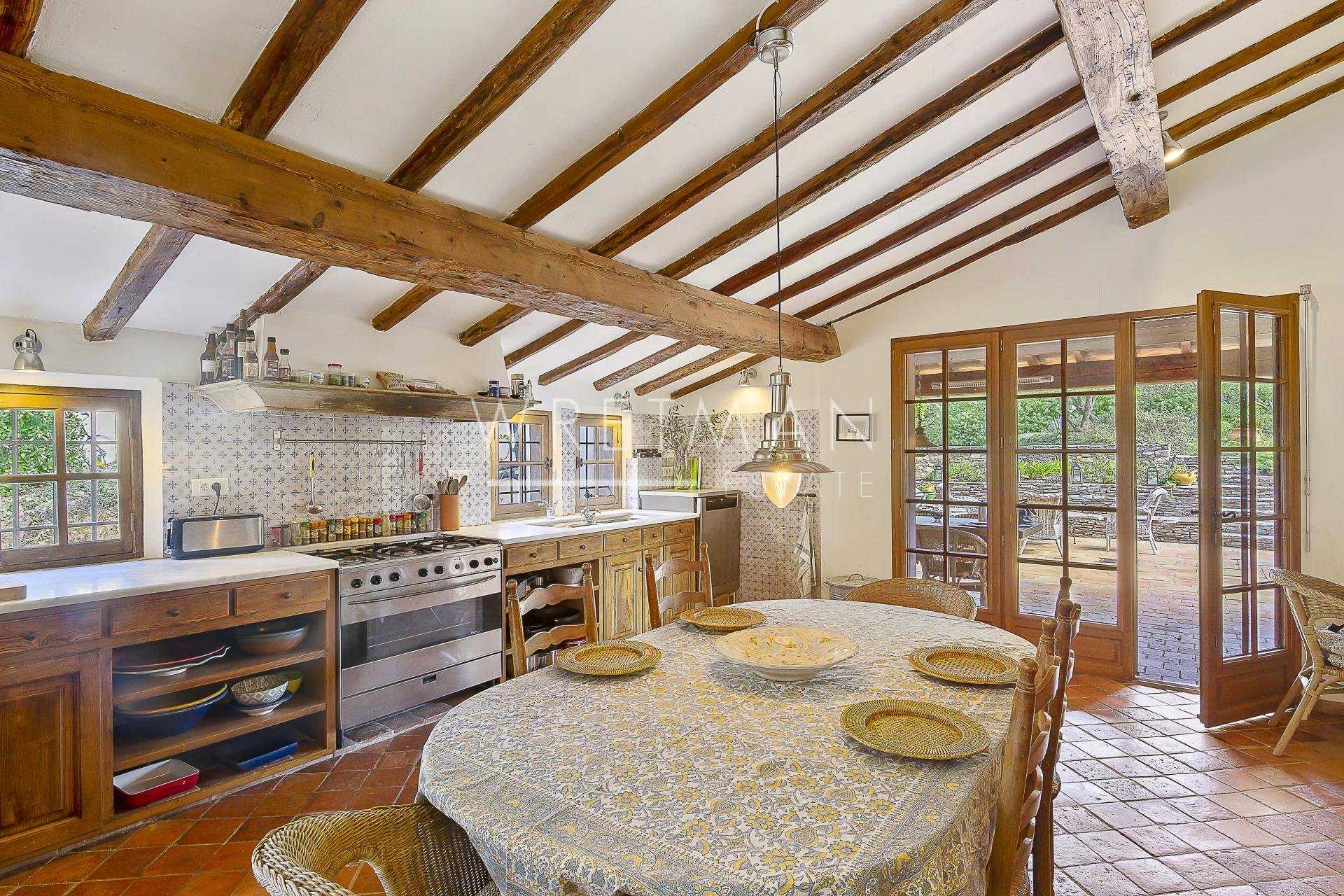 rumah dalam La Garde-Freinet, Provence-Alpes-Côte d'Azur 11371300