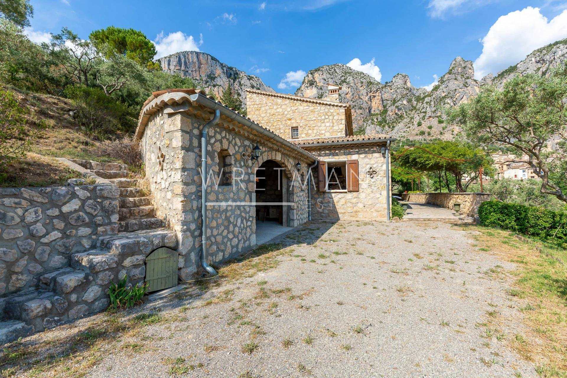 Rumah di Moustiers-Sainte-Marie, Provence-Alpes-Cote d'Azur 11371301