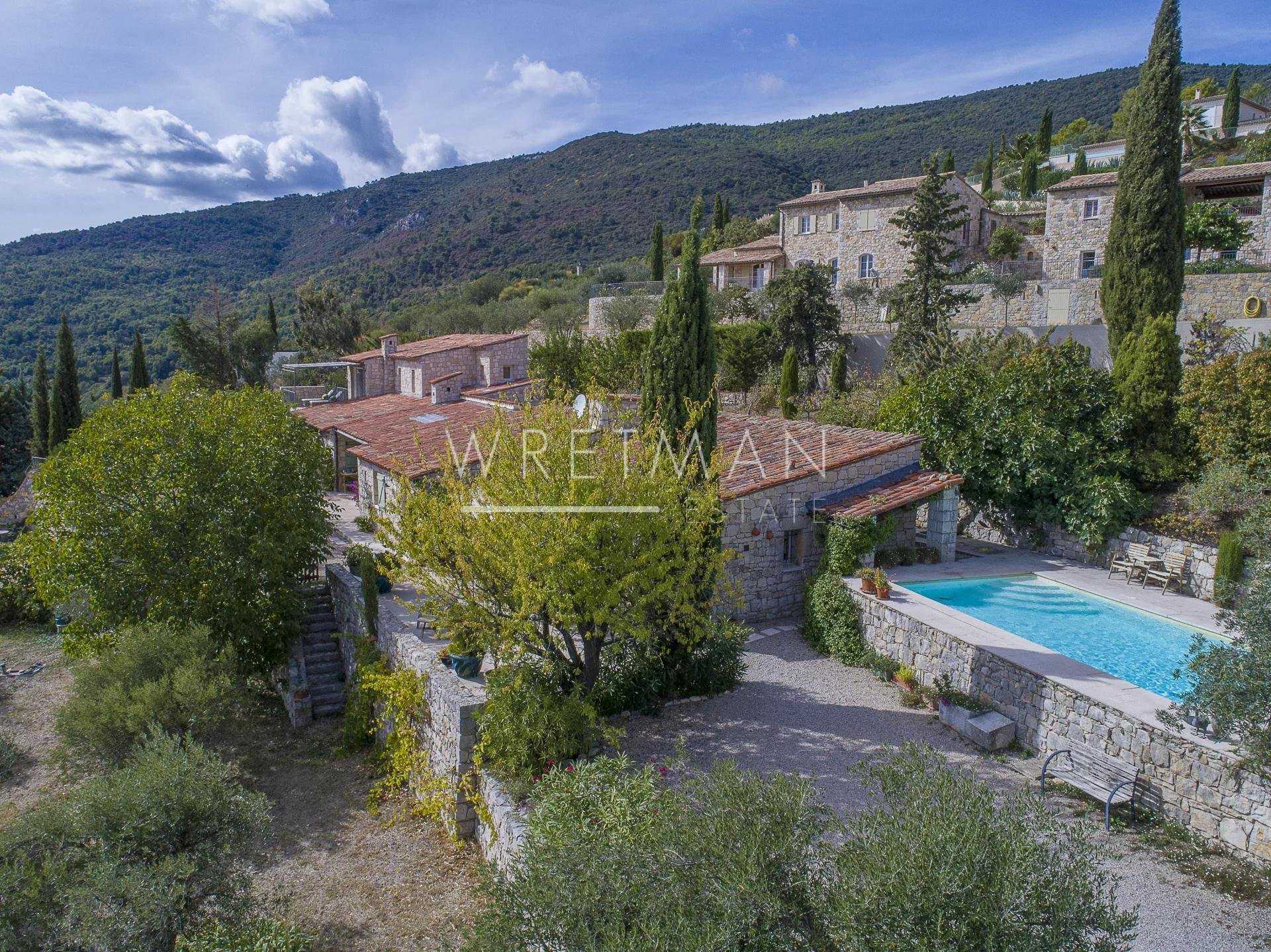 Hus i Seillans, Provence-Alpes-Cote d'Azur 11371302