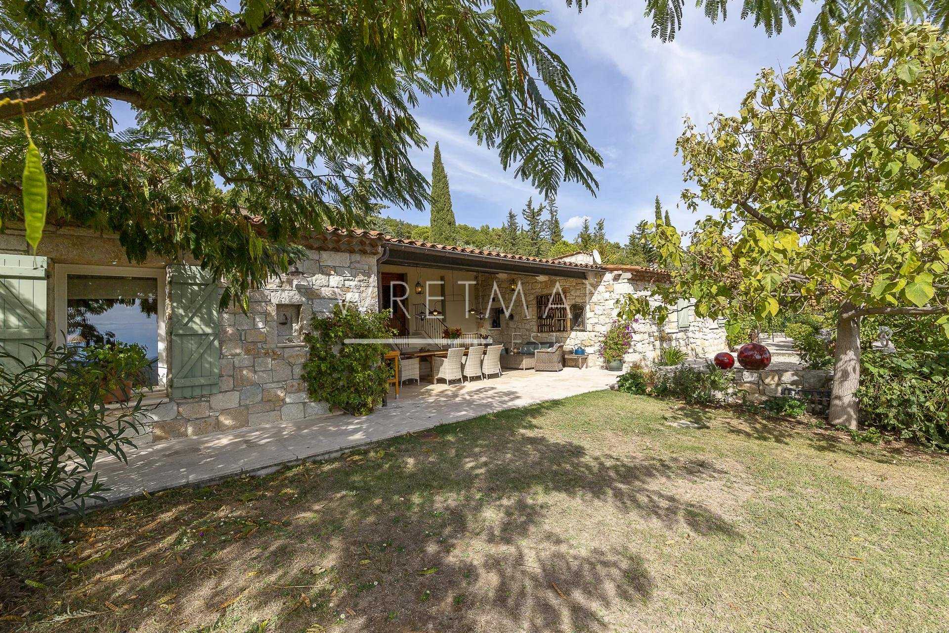Hus i Seillans, Provence-Alpes-Cote d'Azur 11371302