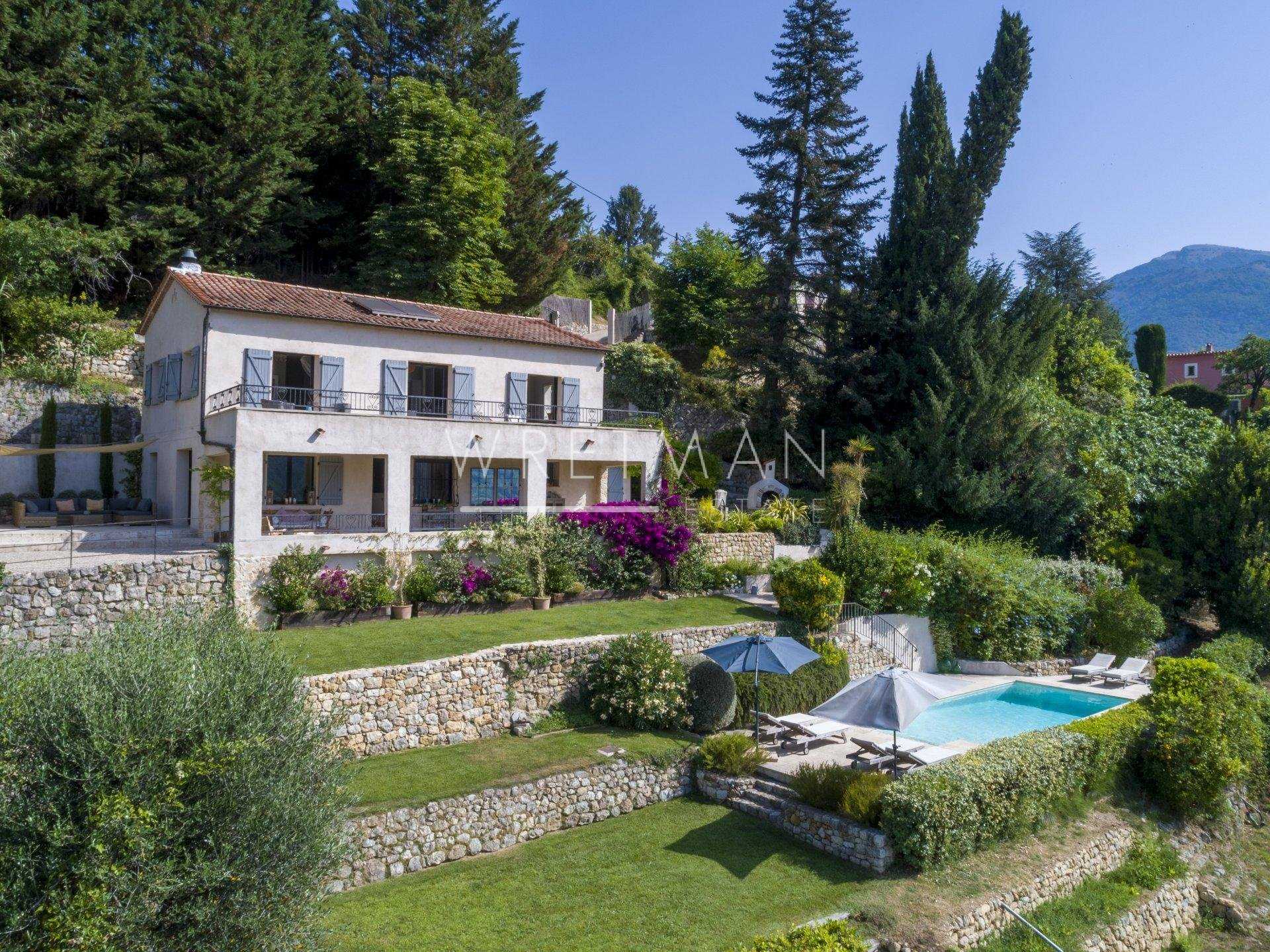 House in Le Bar-sur-Loup, Provence-Alpes-Cote d'Azur 11371314