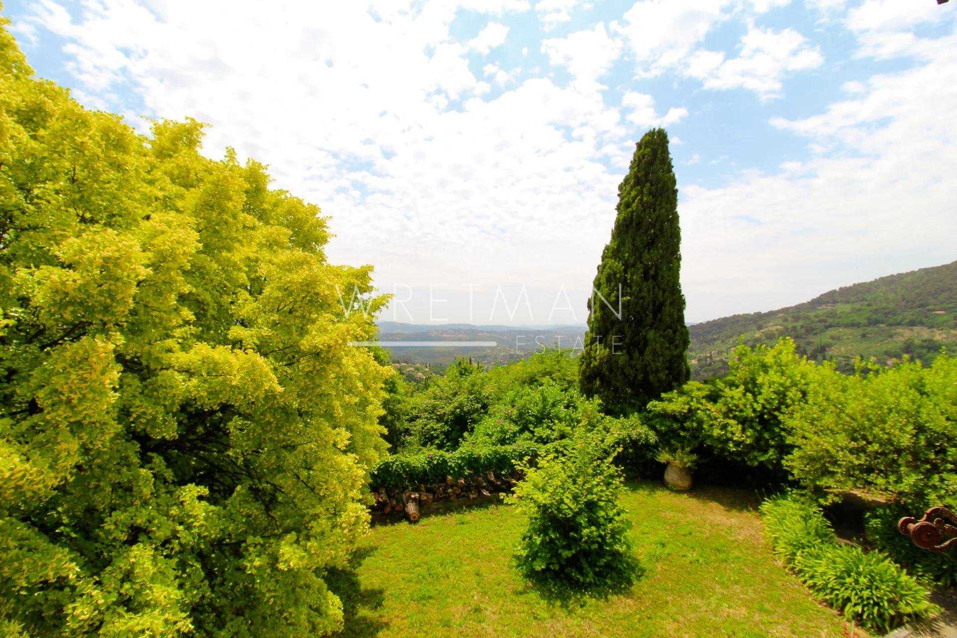 Andere in Grasse, Provence-Alpes-Cote d'Azur 11371326