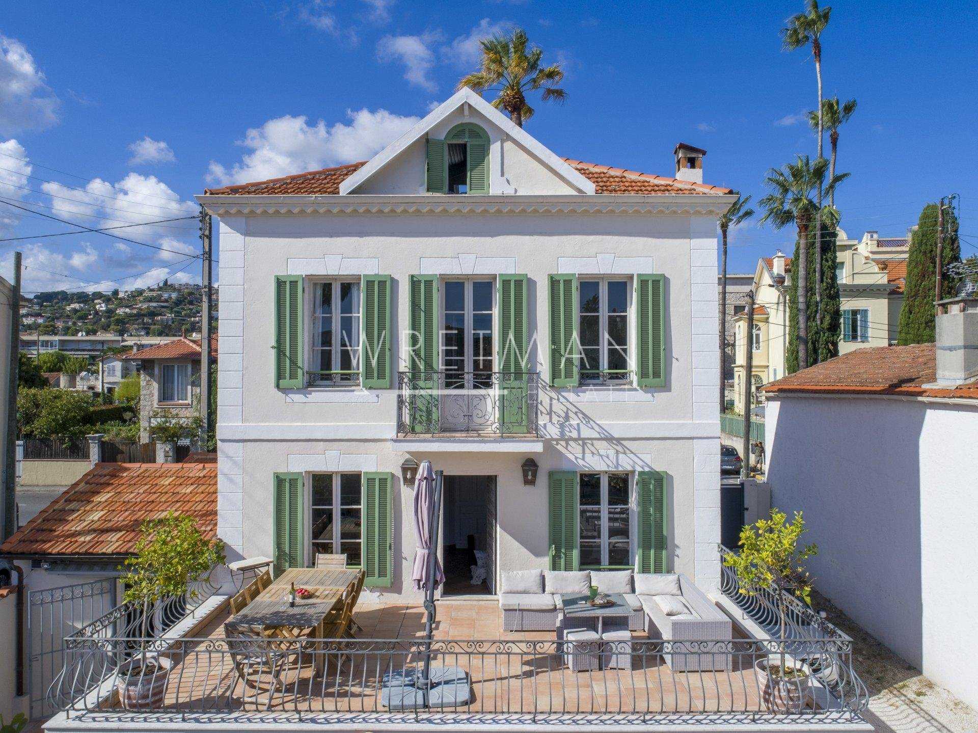 Rumah di Golfe-Juan, Provence-Alpes-Cote d'Azur 11371337