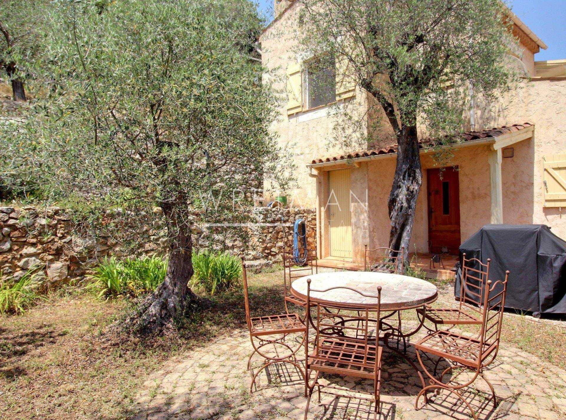 Talo sisään Speracedes, Provence-Alpes-Cote d'Azur 11371345
