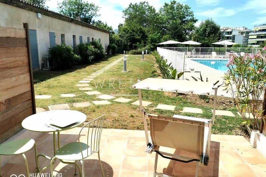Condominium in Mandelieu-la-Napoule, Provence-Alpes-Cote d'Azur 11371348