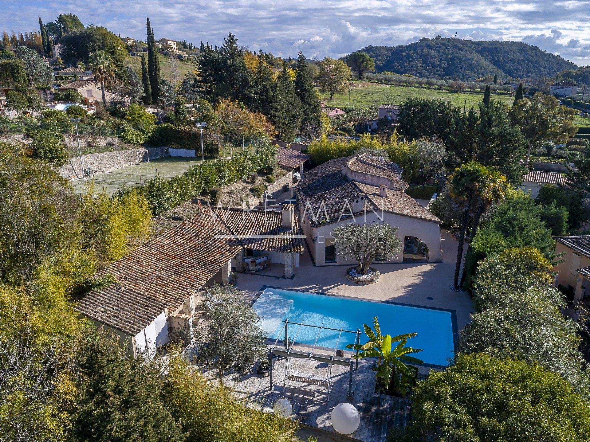 Casa nel Auribeau-sur-Siagne, Provenza-Alpi-Costa Azzurra 11371360