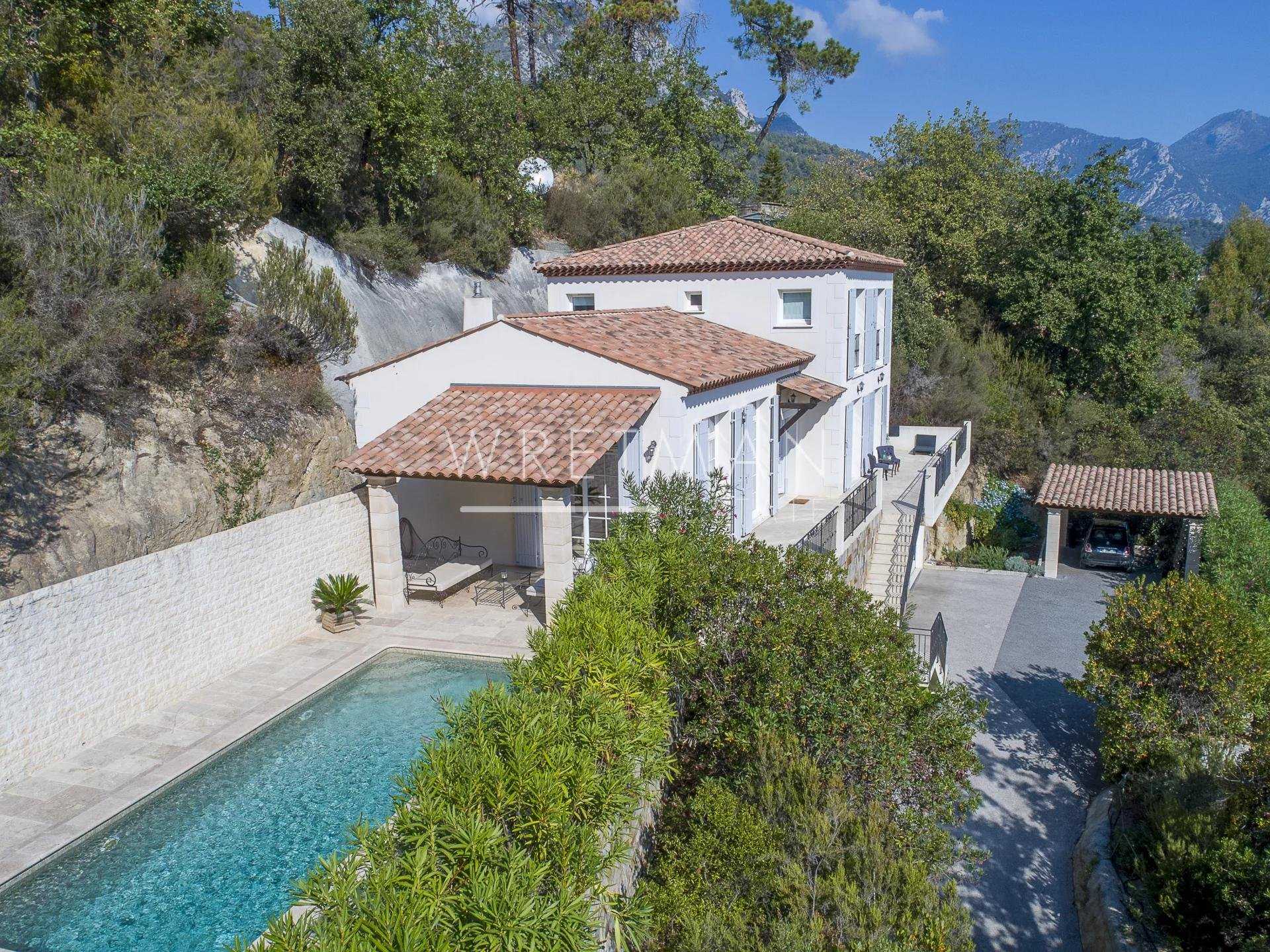Huis in Sint-Zacharias, Provence-Alpes-Côte d'Azur 11371386
