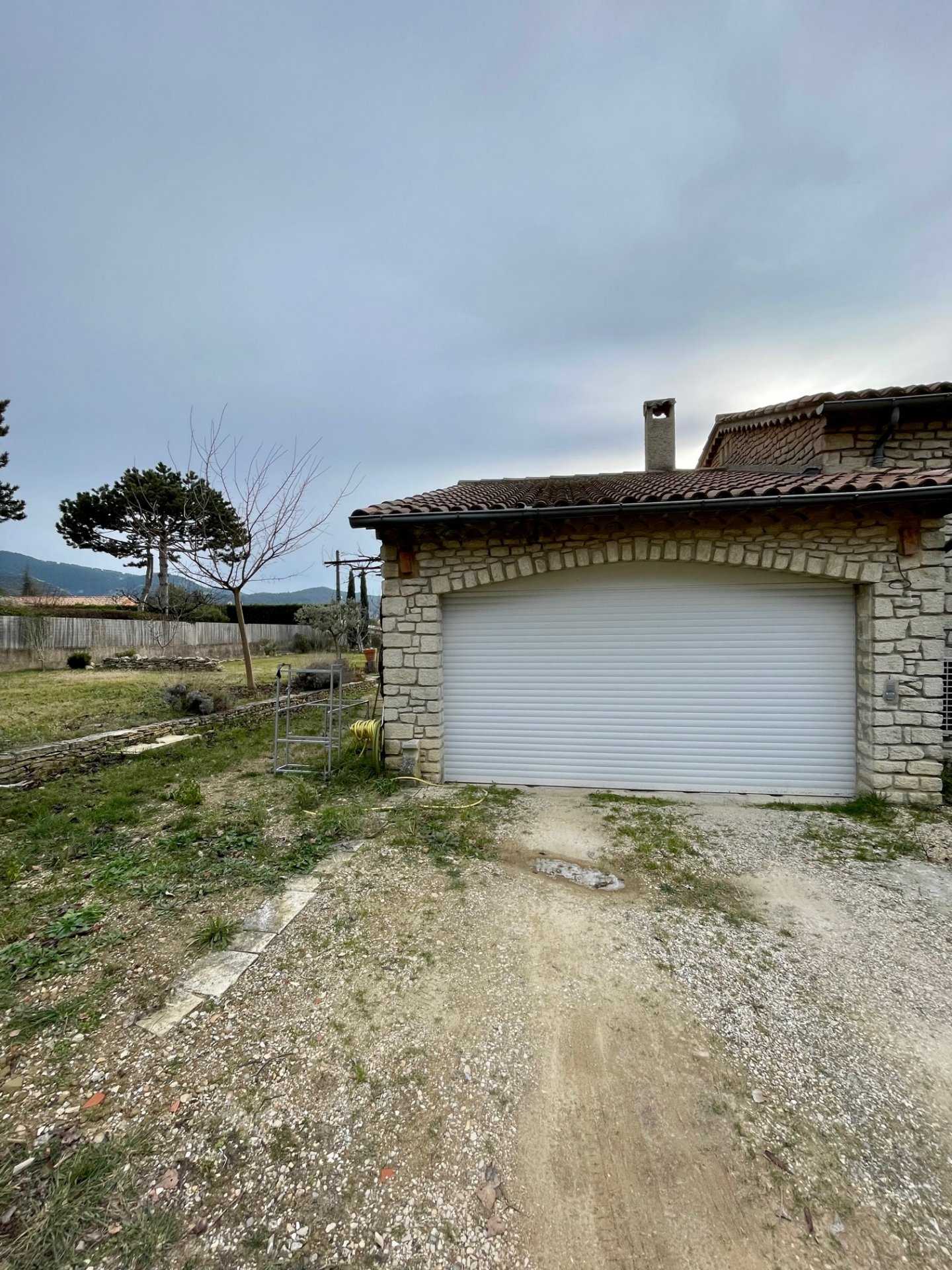 House in Malaucène, Vaucluse 11371421