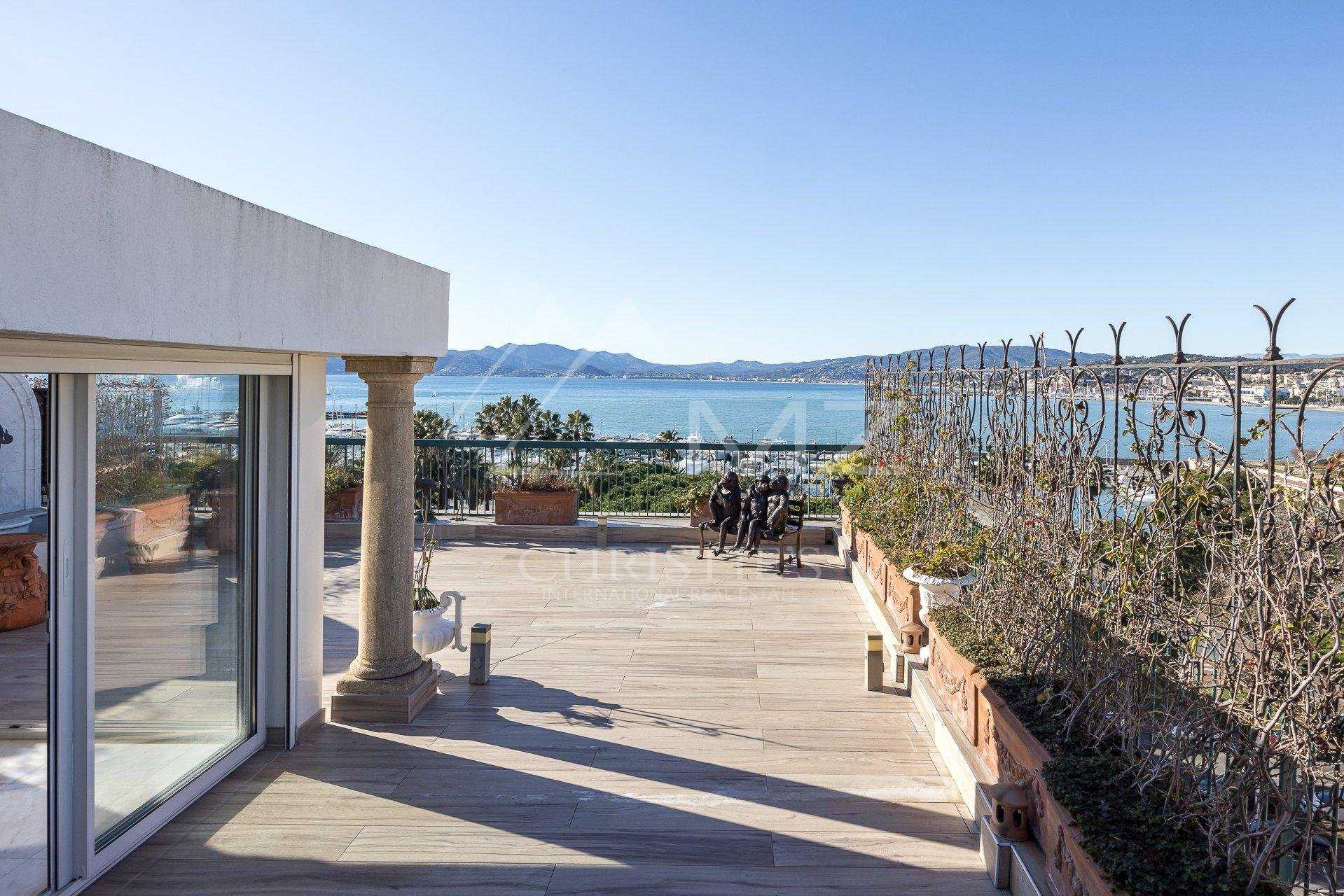 Residential in Cannes, Alpes-Maritimes 11371432