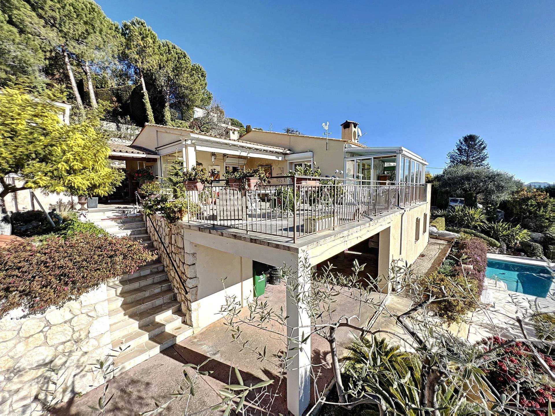 House in Gourdon, Provence-Alpes-Cote d'Azur 11371457