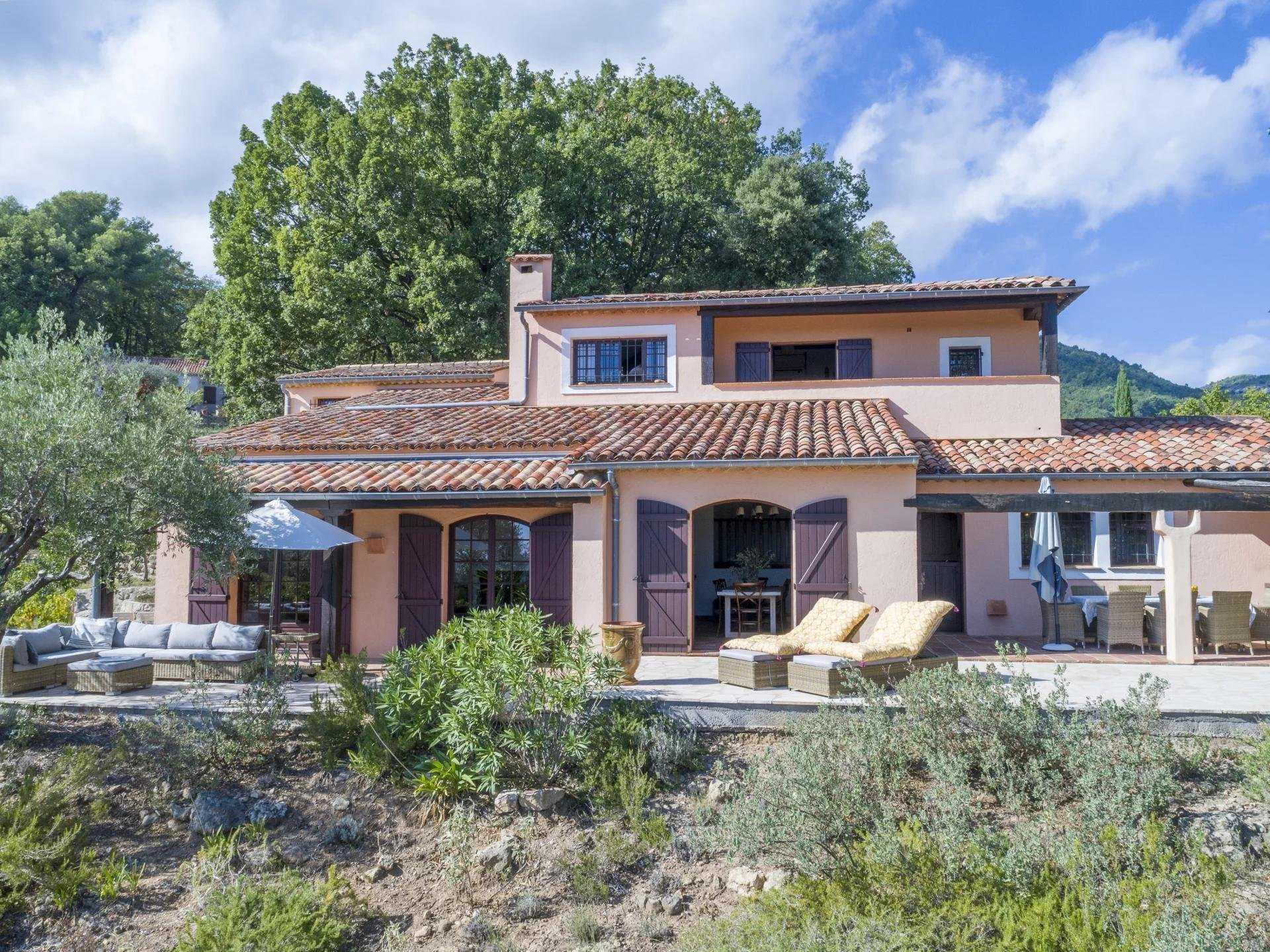 Huis in Tourrettes-sur-Loup, Provence-Alpes-Côte d'Azur 11371460