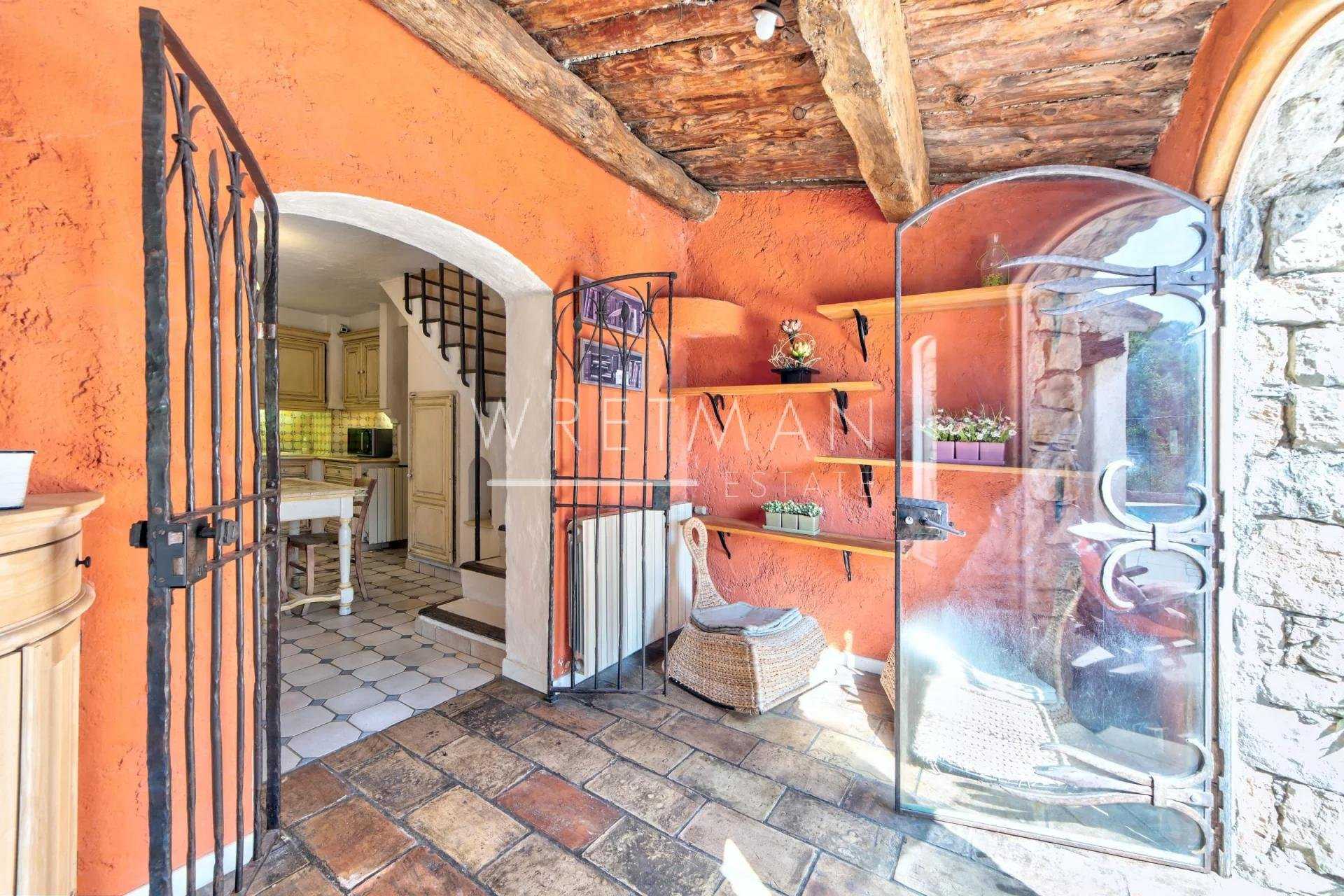 Huis in Châteauneuf-Grasse, Alpes-Maritimes 11371463