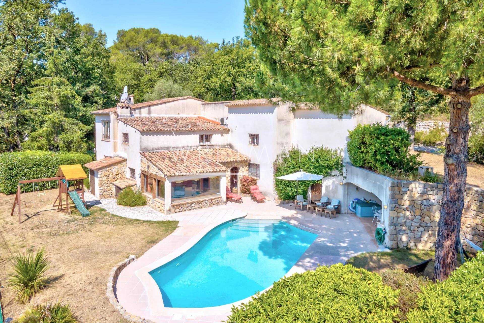 Hus i Chateauneuf-Grasse, Provence-Alpes-Cote d'Azur 11371463