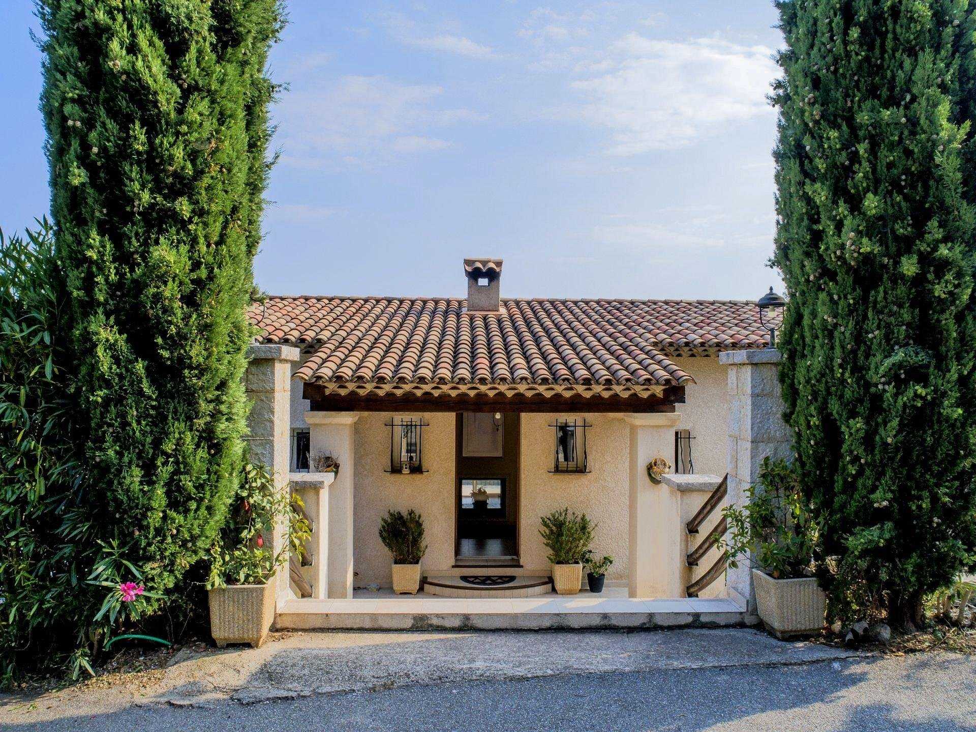 Hus i Le Collet, Provence-Alpes-Cote d'Azur 11371464