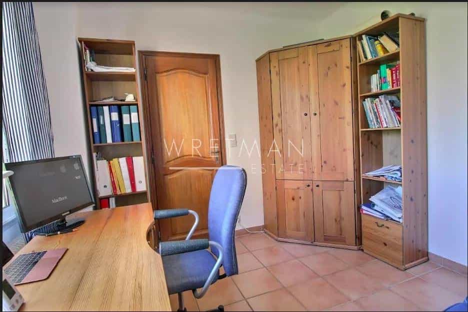 公寓 在 Vence, Alpes-Maritimes 11371474