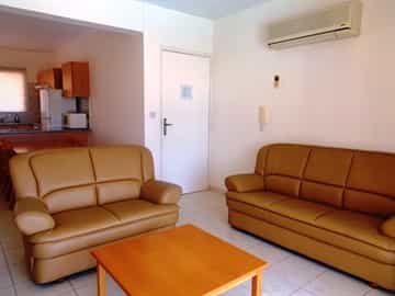 Condominium in Kissonerga, Pafos 11372745