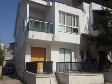 Condominio nel Nicosia, Lefkosia 11377295
