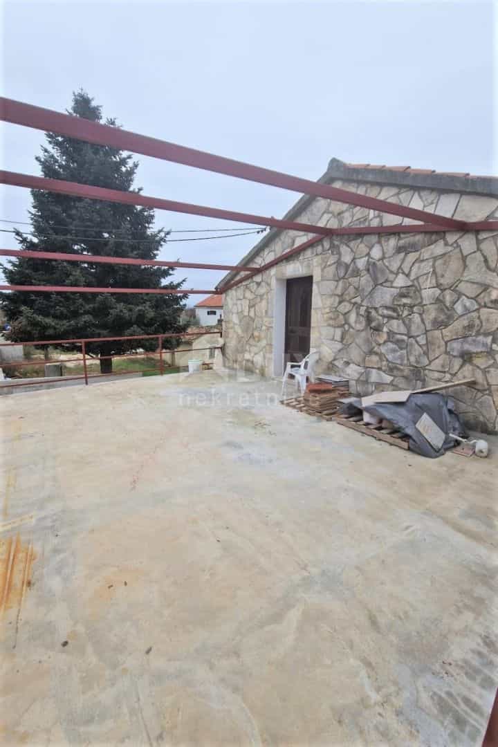 σπίτι σε Kaštelir, Istria County 11378664
