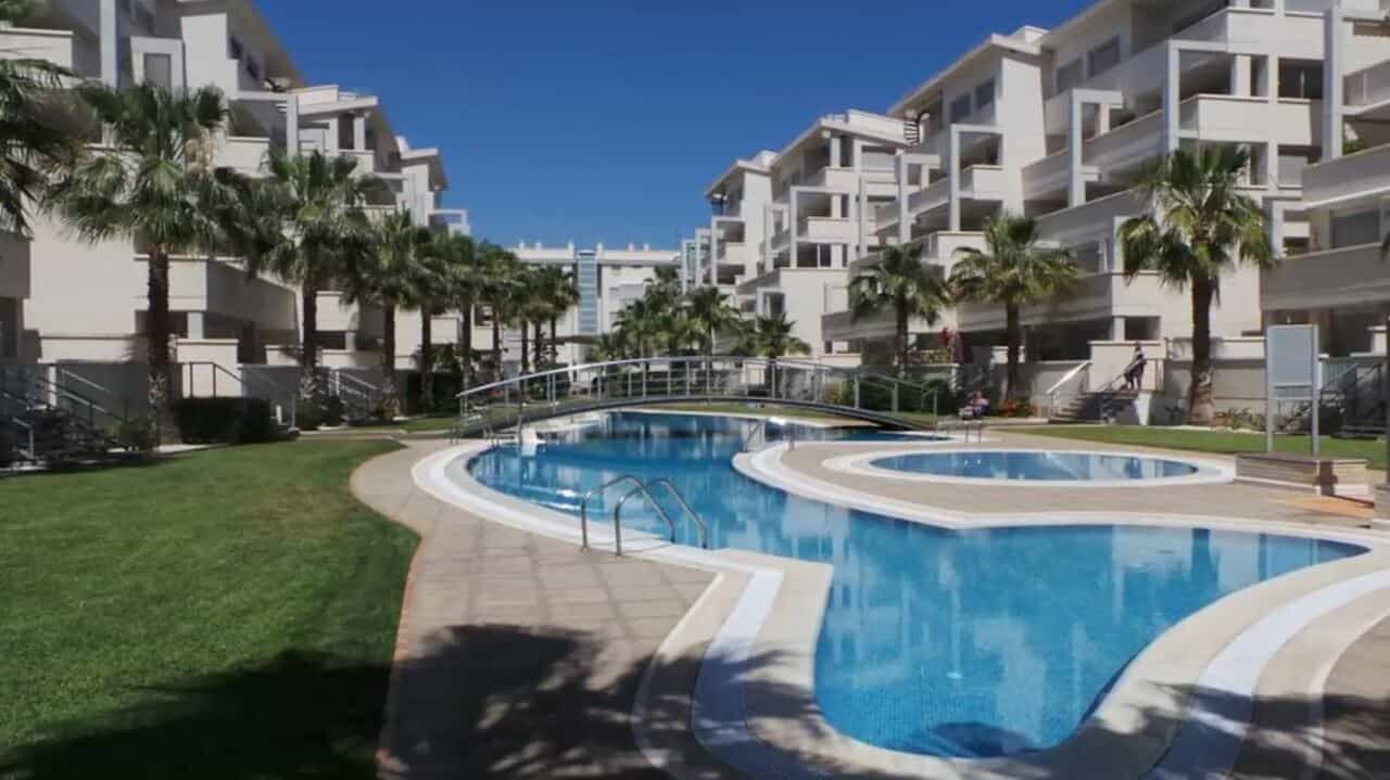 Condominium in Denia, Valencia 11381360
