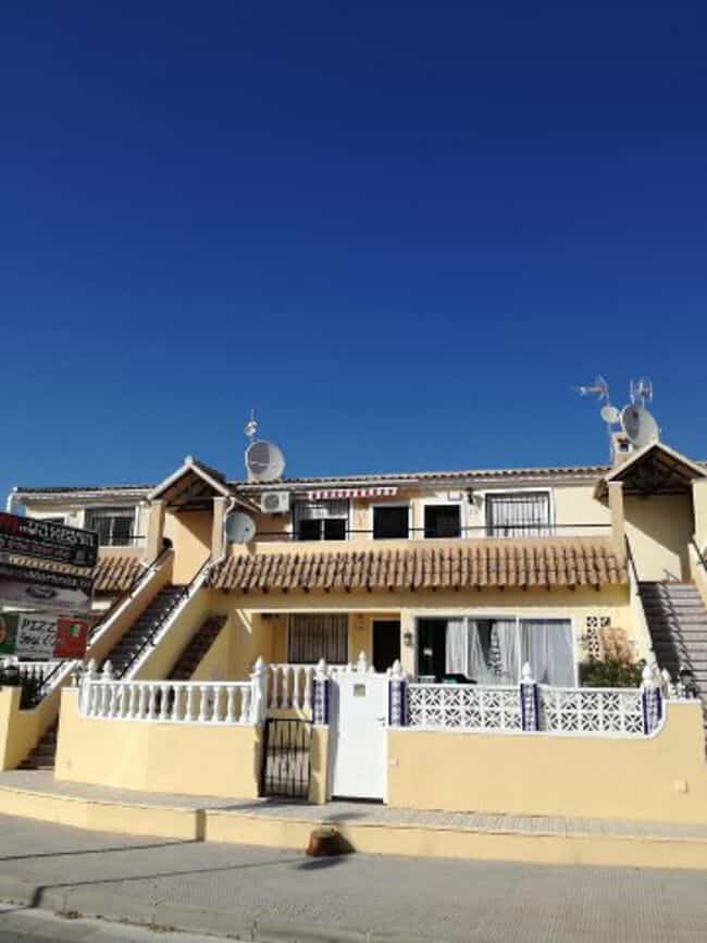 Condominium in Orihuela, Comunidad Valenciana 11381638