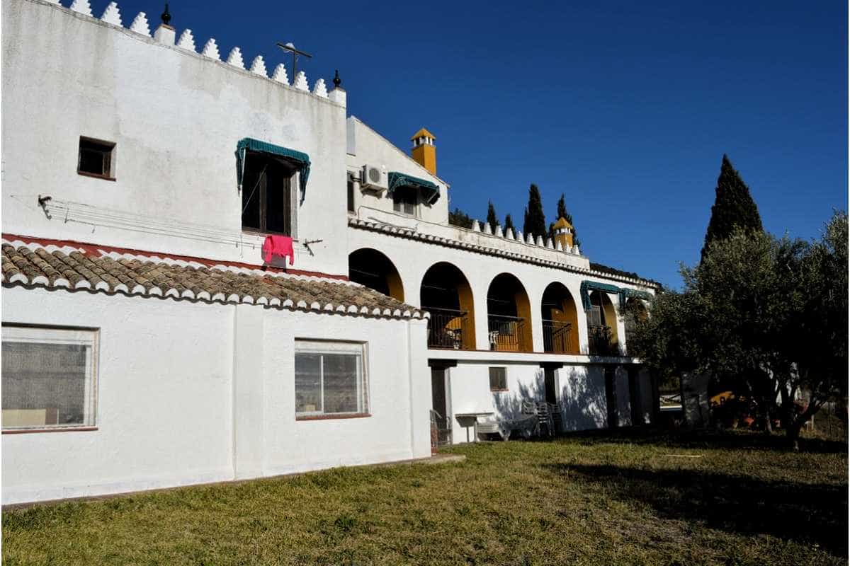 房子 在 Alcaucín, Andalucía 11383060
