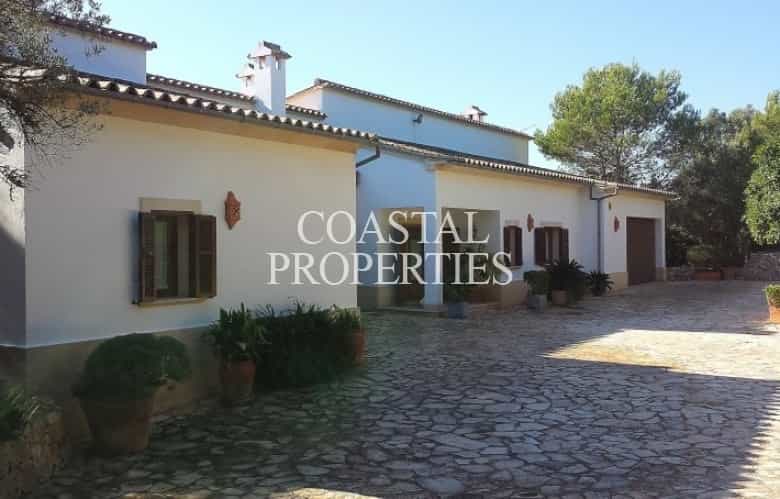 Rumah di La Cabaneta, Pulau Balearic 11386265