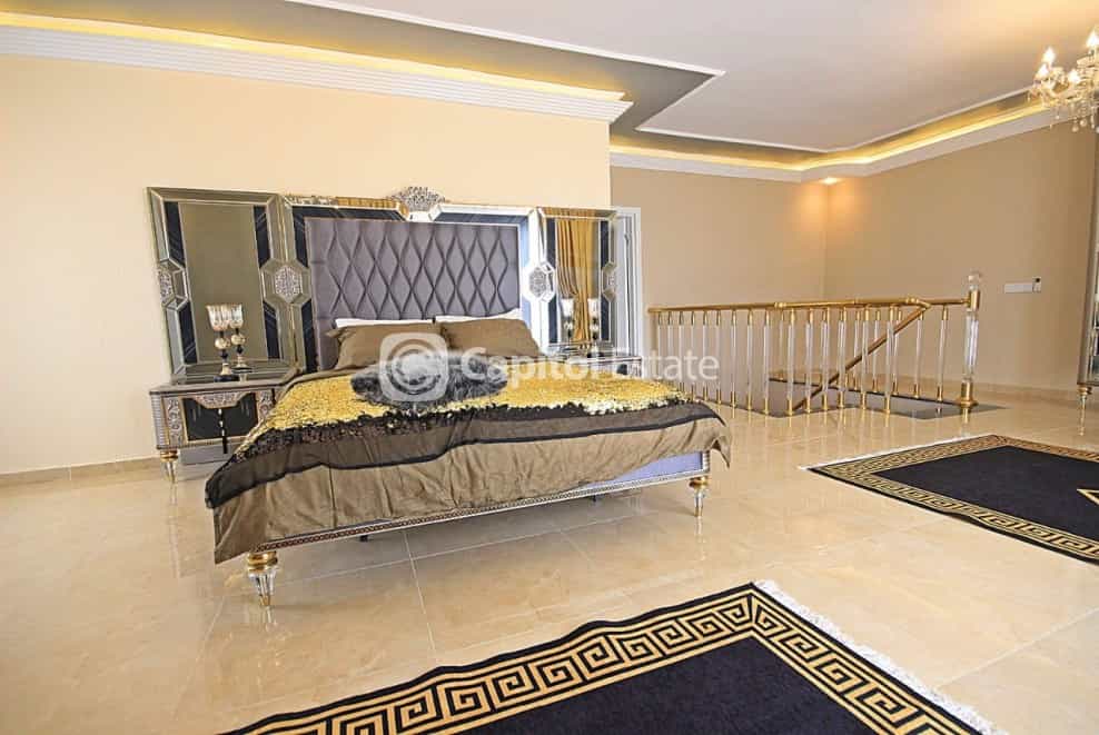 Condominio en Mahmutlar, Antalya 11387113