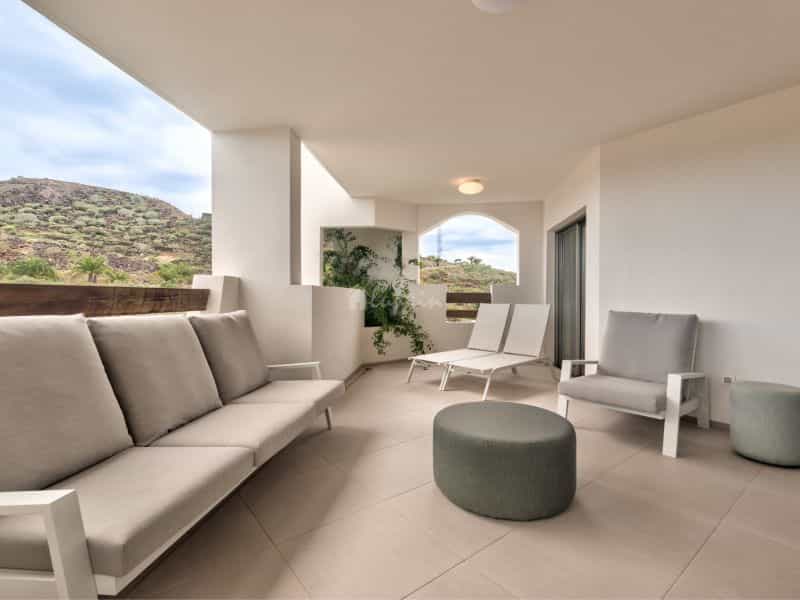 Condominium in Los Cristianos, Canary Islands 11390689