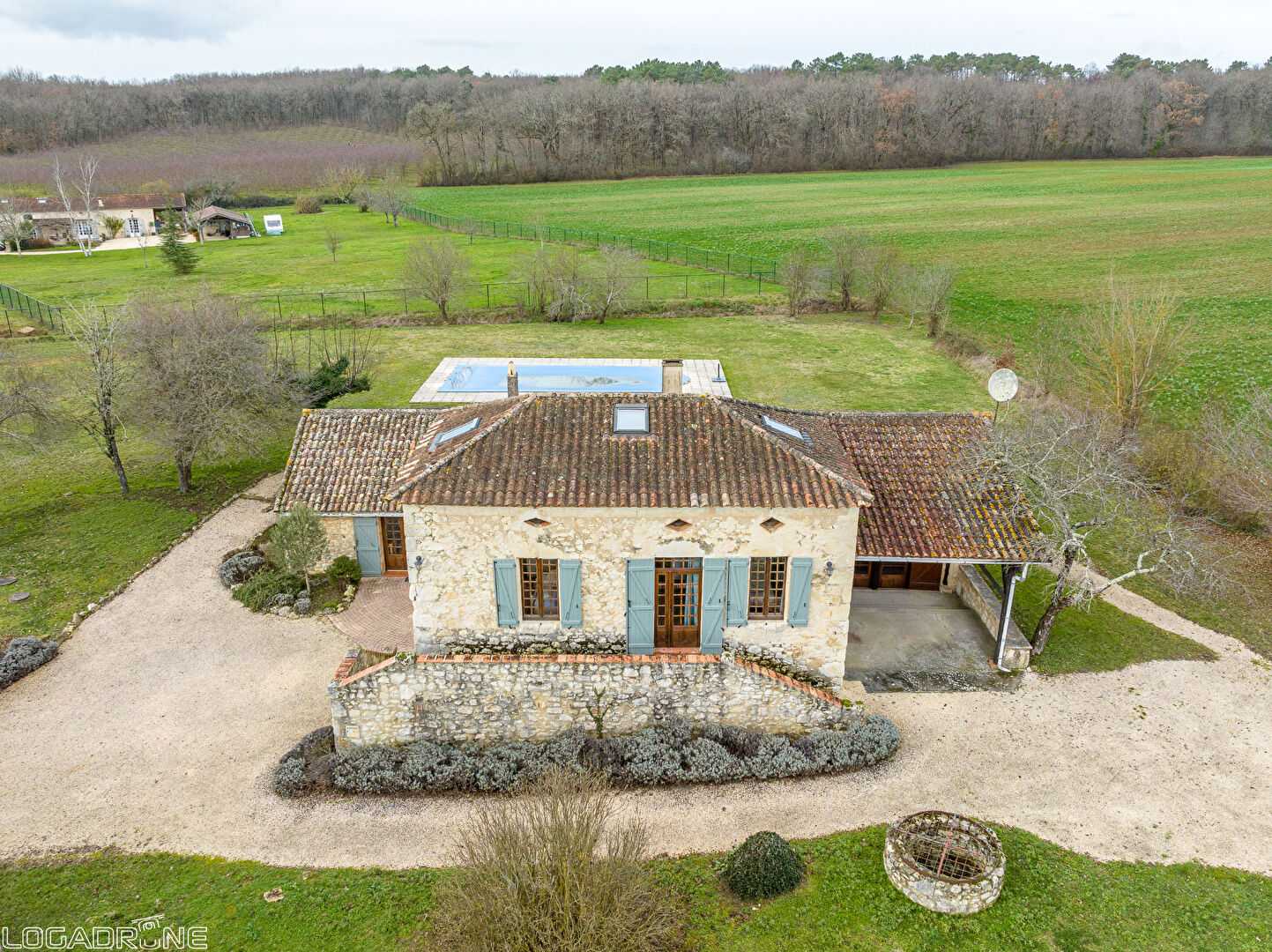 Dom w Villeréal, Nouvelle-Aquitaine 11390898