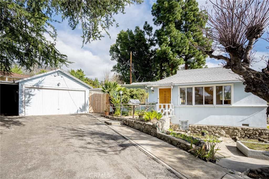 House in La Crescenta, California 11391192