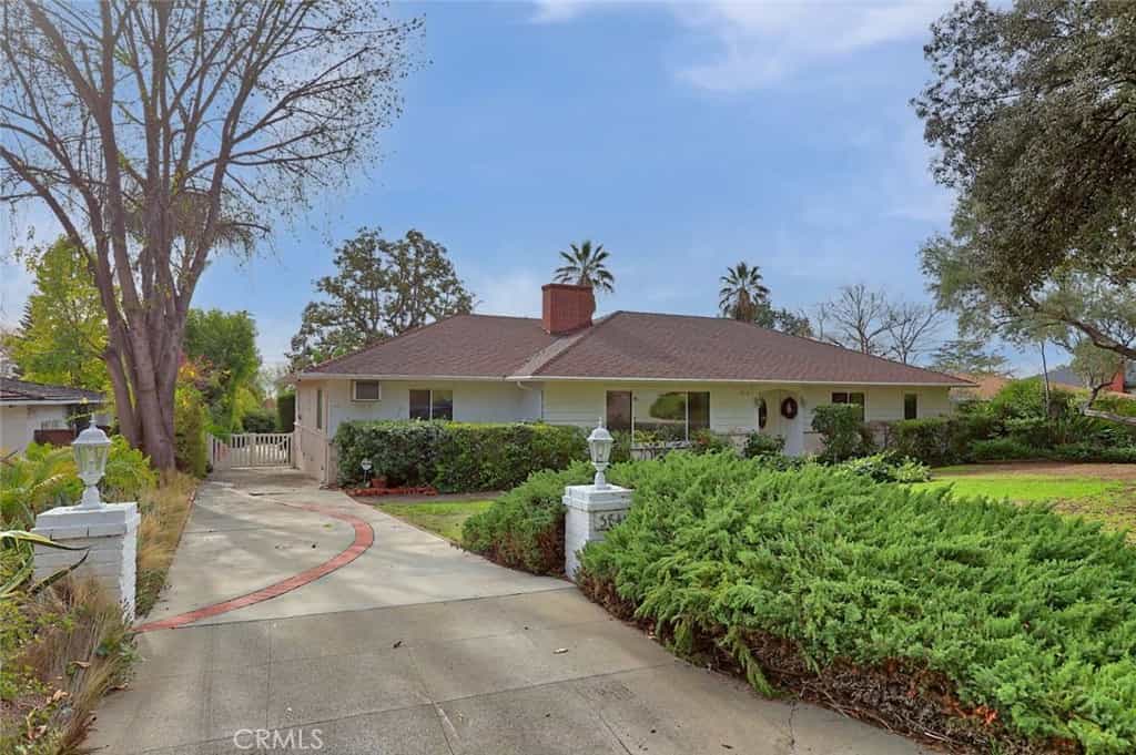 House in Chapman, California 11391204