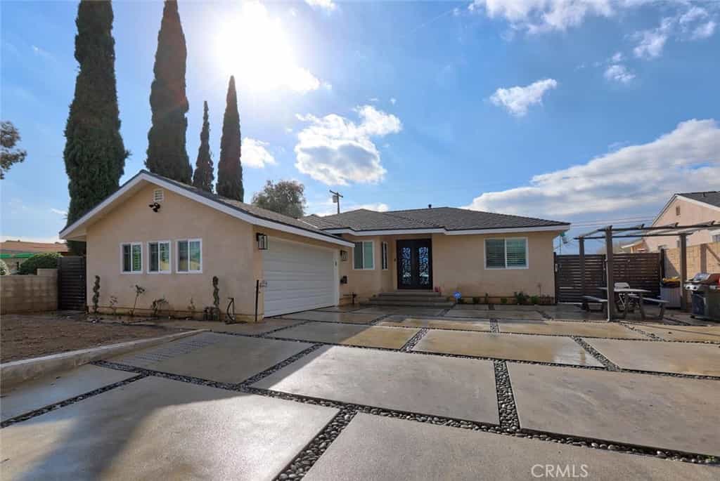 House in Gemco, California 11391216
