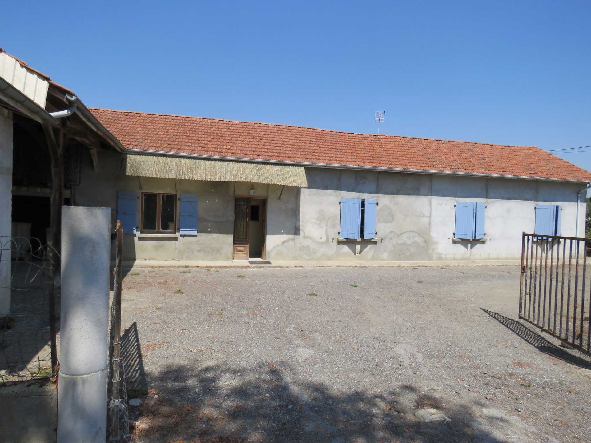 房子 在 Castelnau-Magnoac, Occitanie 11391217