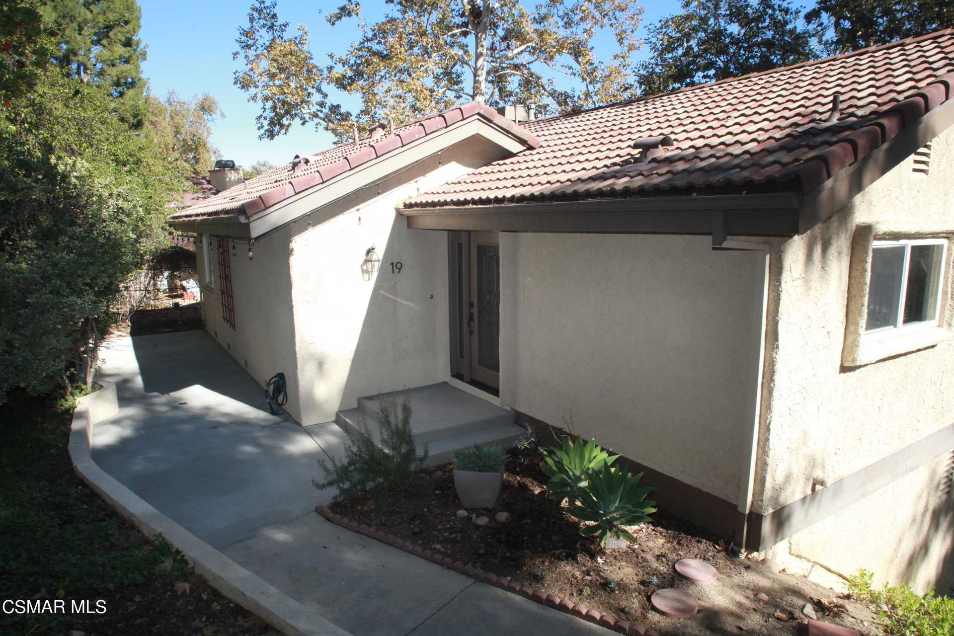 House in Oak Park, California 11391264