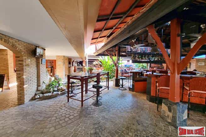 Condominium in Karon, Phuket 11391311
