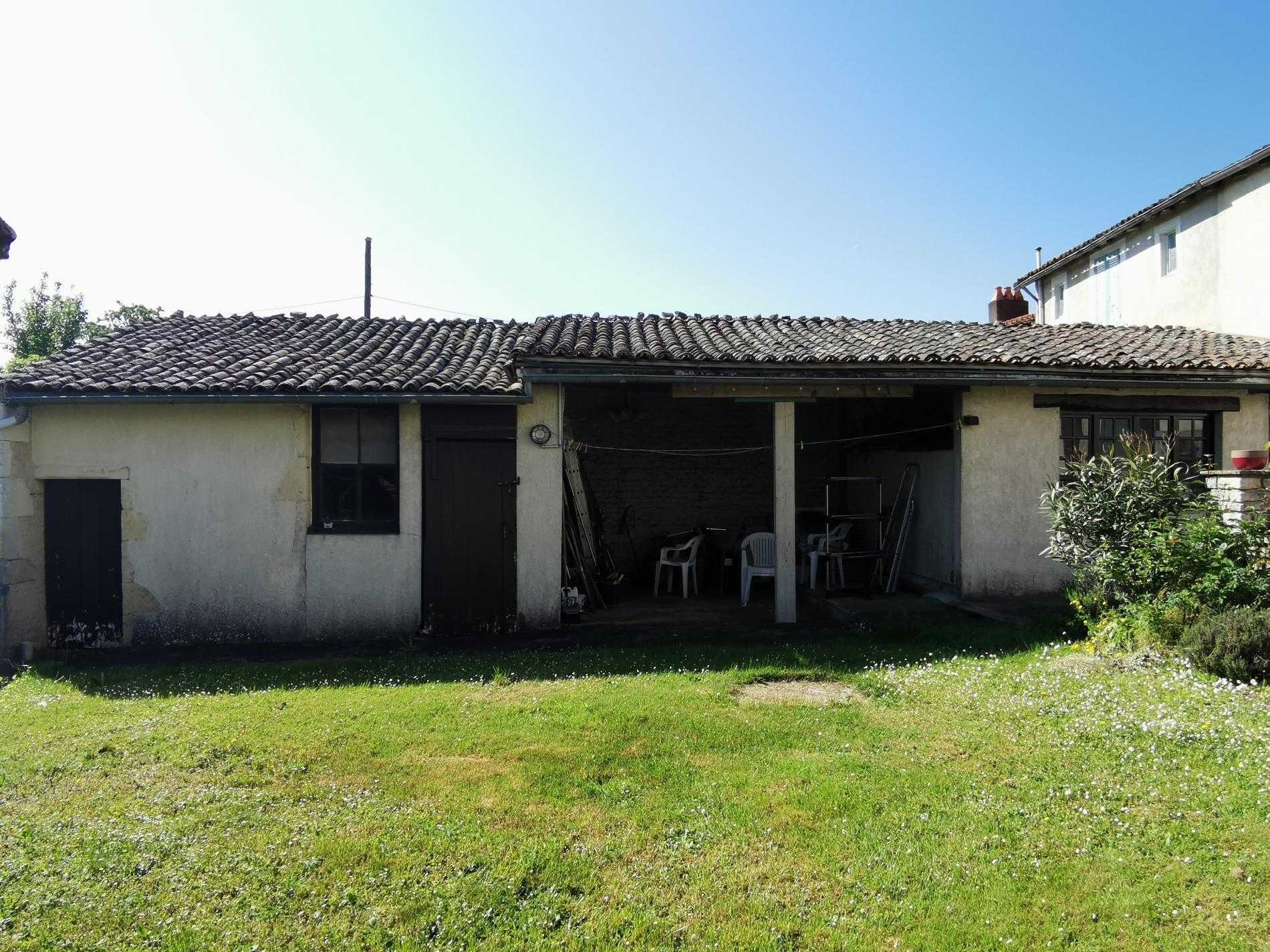 жилой дом в Sauzé-Vaussais, Nouvelle-Aquitaine 11391458