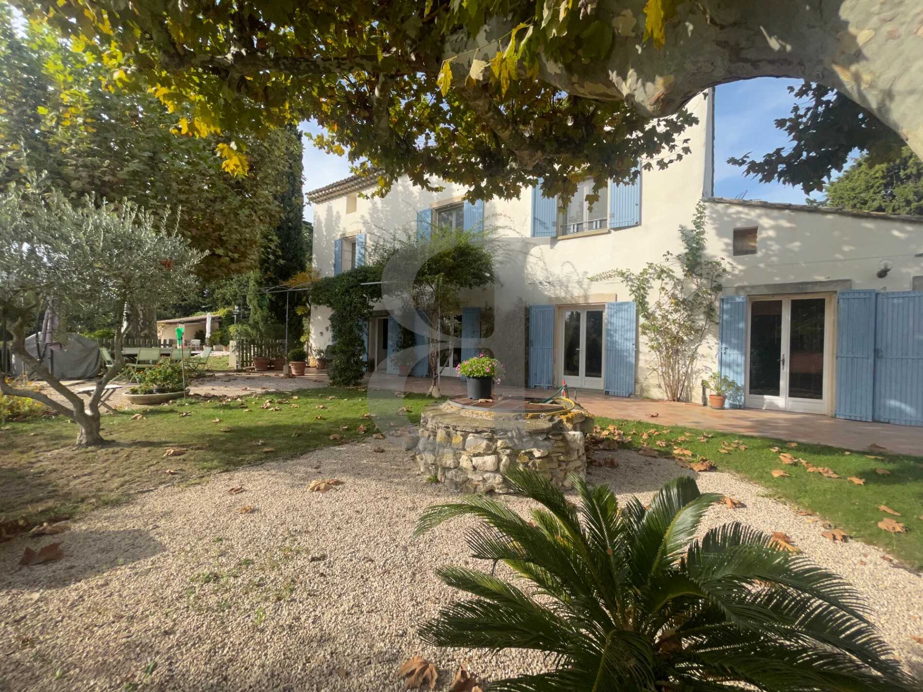 House in L'Isle-sur-la-Sorgue, Provence-Alpes-Cote d'Azur 11391530
