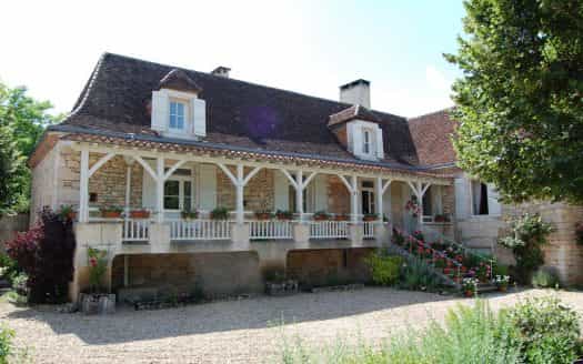 Rumah di Thenon, Nouvelle-Aquitaine 11391532