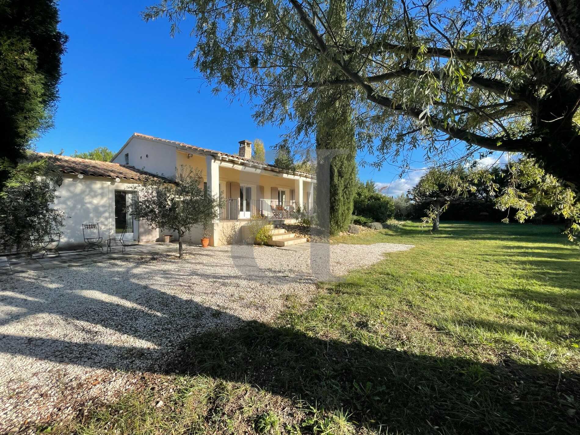 Будинок в L'Isle-sur-la-Sorgue, Provence-Alpes-Côte d'Azur 11391539