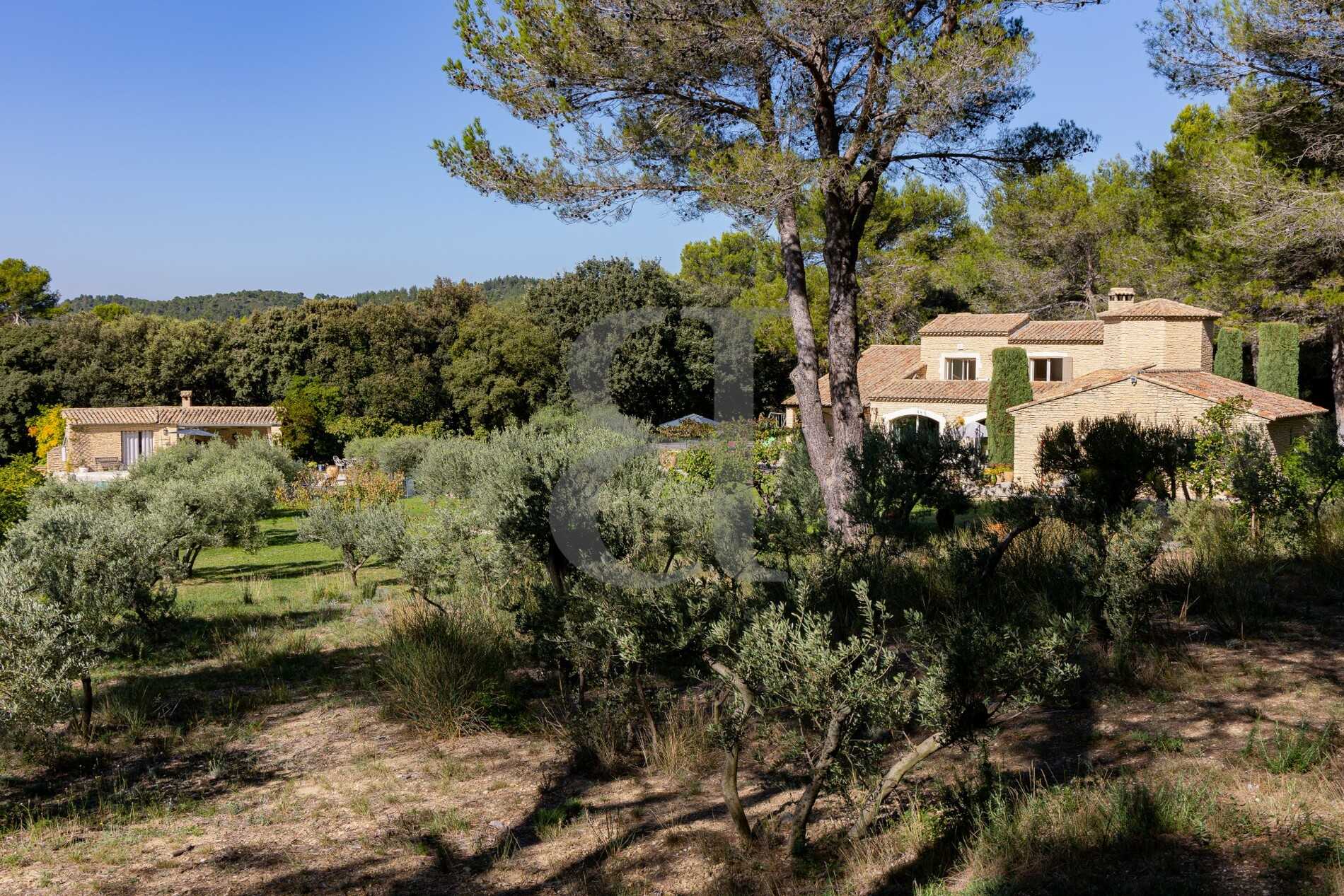 房子 在 Saint-Remy-de-Provence, Provence-Alpes-Cote d'Azur 11391623