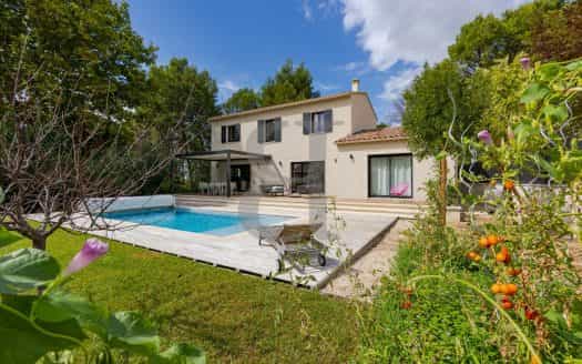 Casa nel L'Isle-sur-la-Sorgue, Provenza-Alpi-Costa Azzurra 11391647