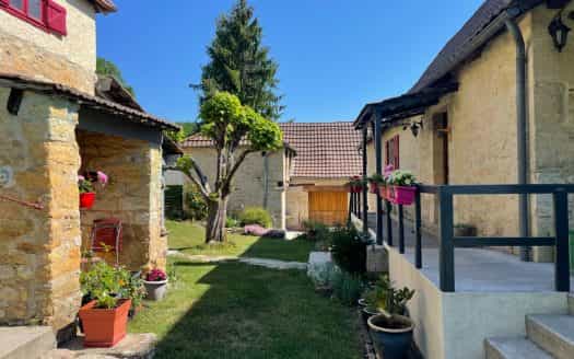 House in Thenon, Nouvelle-Aquitaine 11391674