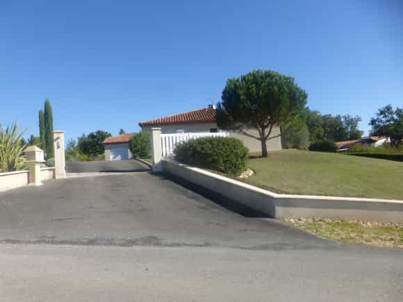 House in Condezaygues, Nouvelle-Aquitaine 11391680