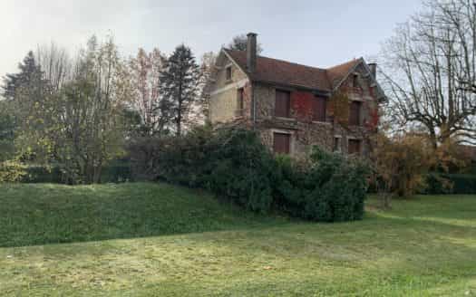 Rumah di Puy-l'Eveque, Oksitanie 11391688